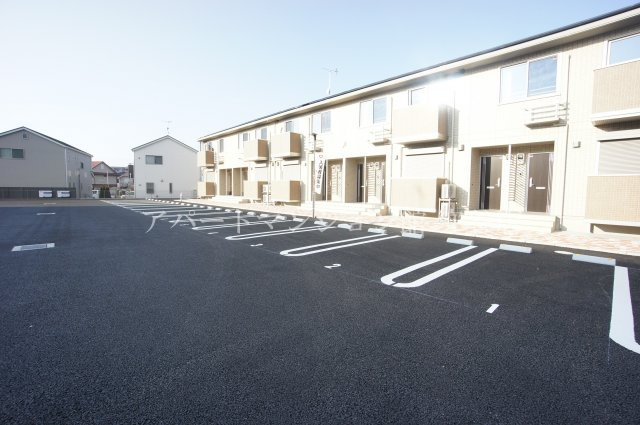 サンモールAの駐車場