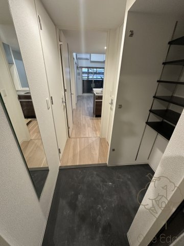 セレニテ新大阪グランデ シュッドの玄関