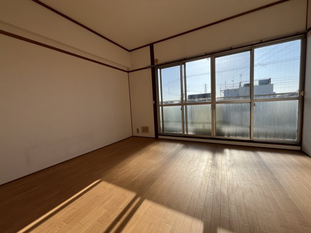 【洋室】 | 第２梅田ハイツ | 明るい洋室です