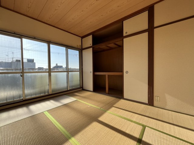 【和室】 | 第２梅田ハイツ | 畳の上でゆっくりとくつろげる和室です
