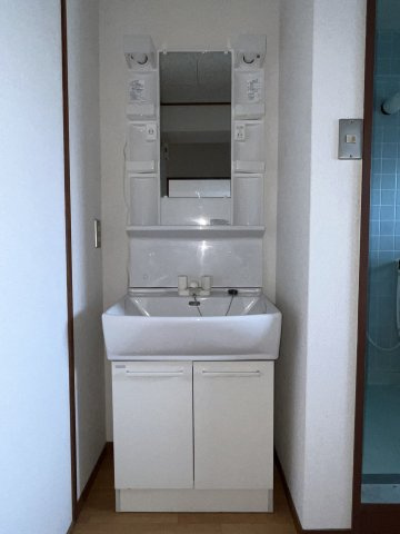 【独立洗面台】 | 第２梅田ハイツ | 独立洗面化粧台が付いています