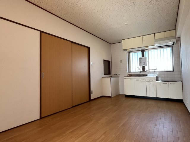 【居間・リビング】 | 第２梅田ハイツ | ゆったりとしたリビングです