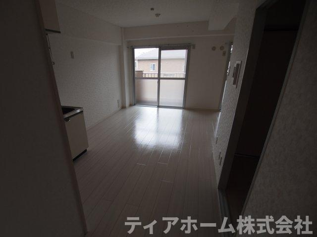 大和高田市田井新町の賃貸マンションの居間・リビング