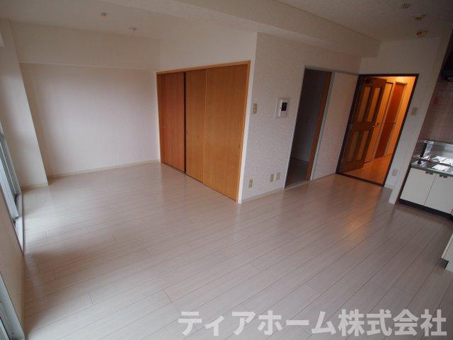 大和高田市田井新町の賃貸マンションの居間・リビング|おしゃれなリビングです