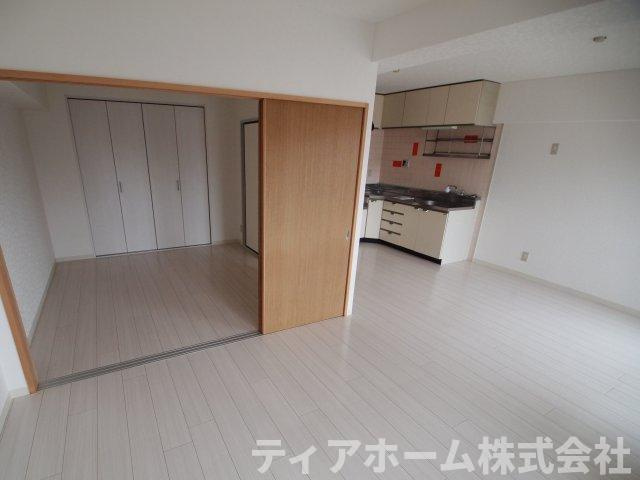 大和高田市田井新町の賃貸マンションの居間・リビング|おしゃれなリビングです