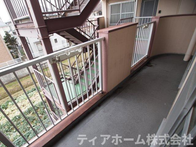 大和高田市田井新町の賃貸マンションのバルコニー|開放的で明るい空間を演出してくれるバルコニーです