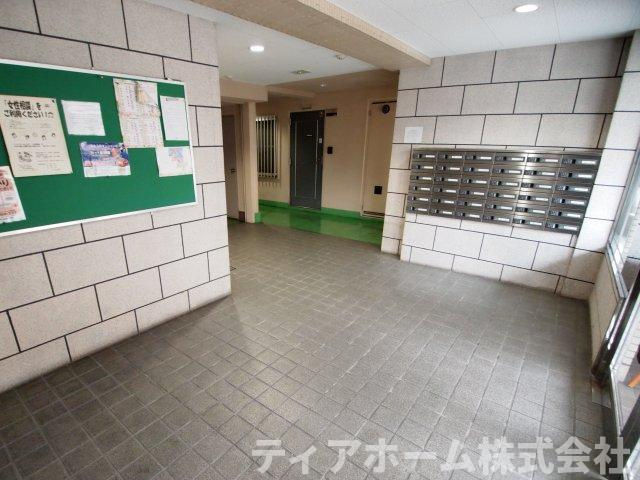 大和高田市田井新町の賃貸マンションのロビー