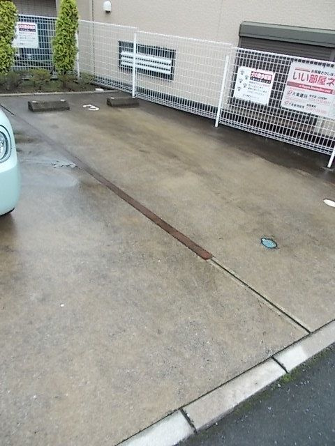 シャンテ・ヒルズⅡの駐車場