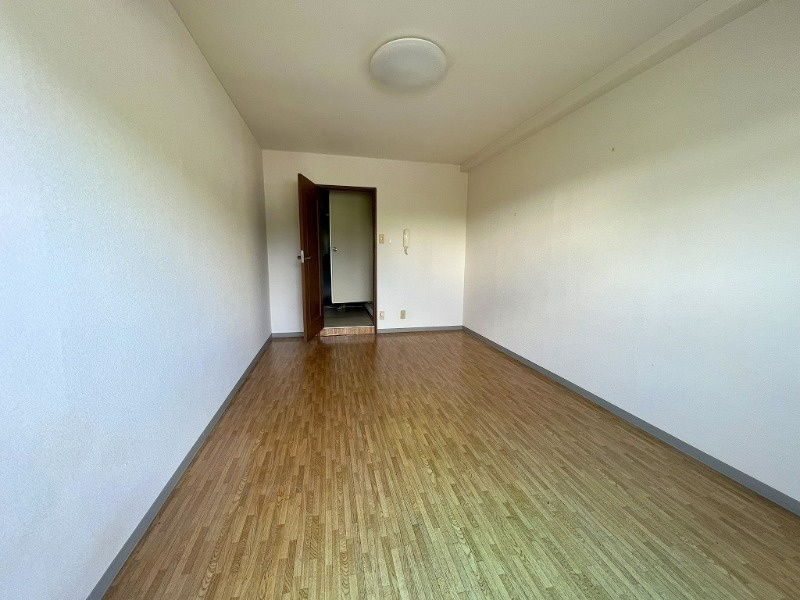 五條市住川町の賃貸マンションの洋室