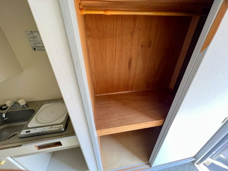 五條市住川町の賃貸マンションの収納