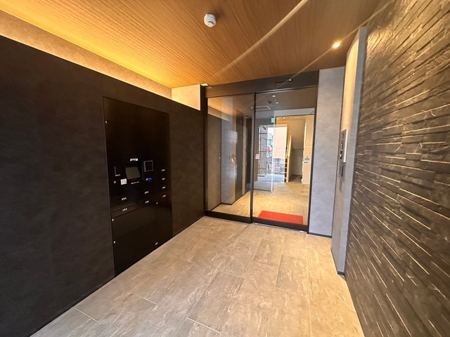 ヘーベルメゾン　井の頭公園のエントランス