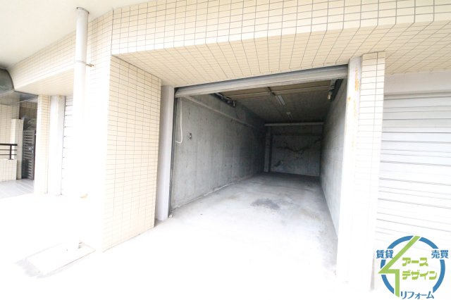 ハッピーコート大蔵谷駅前の駐車場