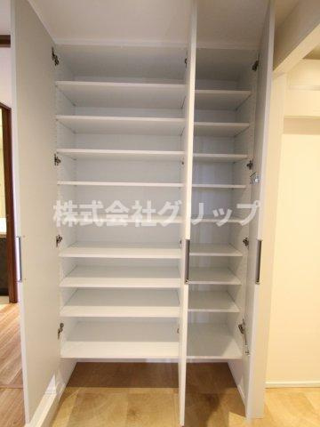 レックスガーデン横浜反町公園の収納