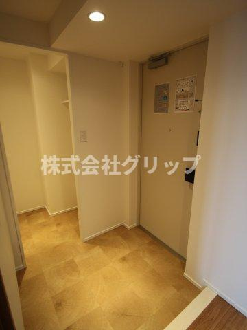 レックスガーデン横浜反町公園の玄関