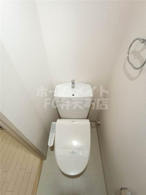 【トイレ】 | エスリード弁天町南 | 温水洗浄便座トイレです