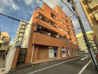 【外観】 | 2024年12月21日撮影
ご自宅から現地まで、当社スタッフがお車にて、「お迎え・お送り」をしております。ぜひお気軽にお問い合わせくださいませ♪