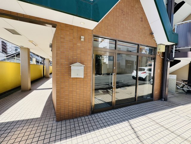 コーポ諏訪柳町　店舗Aの外観