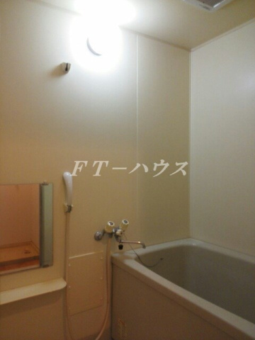 ガーデンヒルズ薬園台の浴室