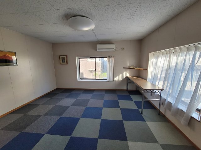 【居間・リビング】 | 長筬町3丁目倉庫事務所