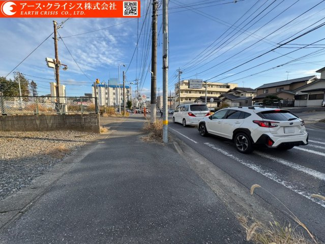 【前面道路含む現地写真】 | 取手市新町1丁目 | 前面道路は南側（歩道含む）16ｍの公道となります。