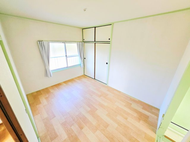 ワンパーネスの洋室