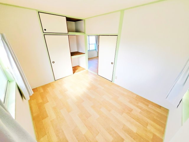 ワンパーネスの洋室