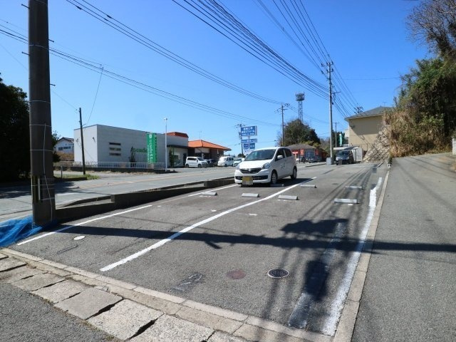 レーブフラッツの駐車場