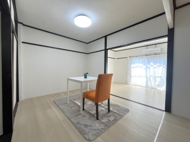 吉田ハイツの洋室