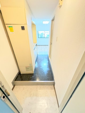 ニュースカイマンションの玄関