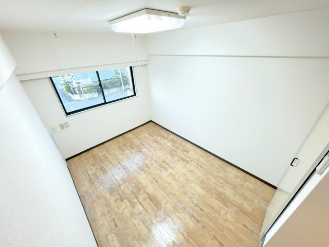 ニュースカイマンションの居間・リビング|他号室の写真の為異なる場合は、現況優先とします。