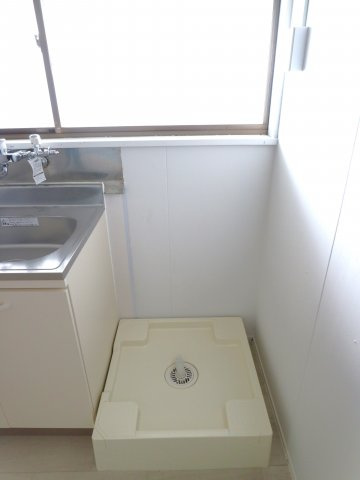 田嶋荘の洗面所|室内洗濯機置場