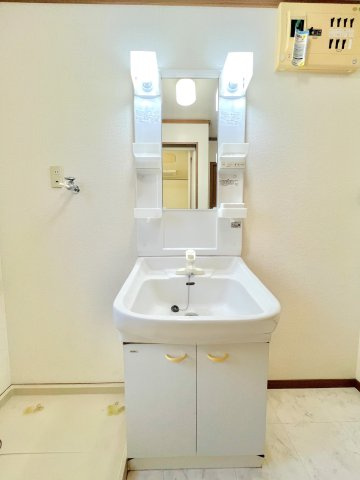 サンライト草木の独立洗面台|他号室の写真の為異なる場合は、現況優先とします。