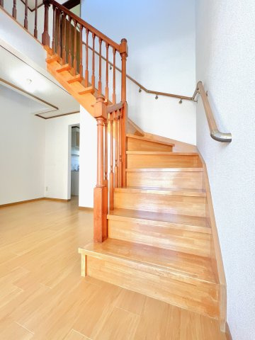 サンライト草木のその他|階段　他号室の写真の為異なる場合は、現況優先とします。