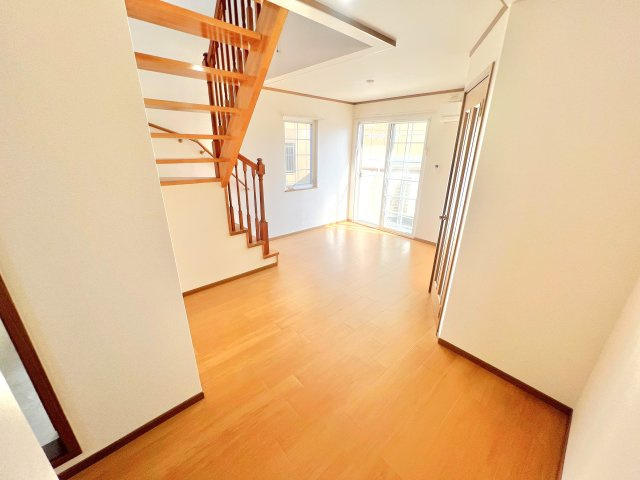 サンライト草木の居間・リビング|他号室の写真の為異なる場合は、現況優先とします。