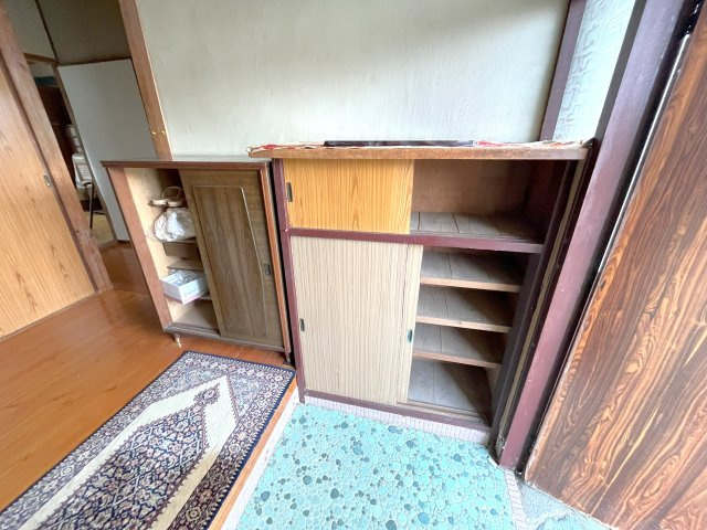 黄金町貸家の玄関