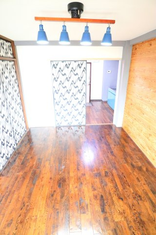 KICHIビルの洋室