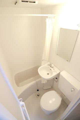 KICHIビルの浴室