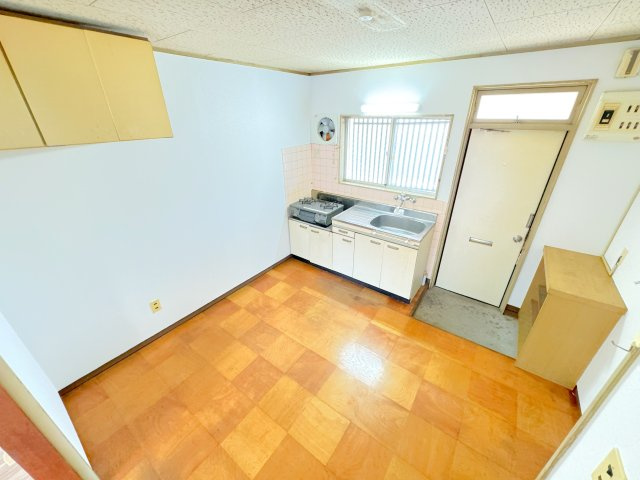 アクア上白川A棟の居間・リビング