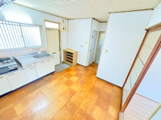 アクア上白川A棟の居間・リビング