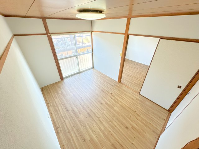 アクア上白川A棟の洋室