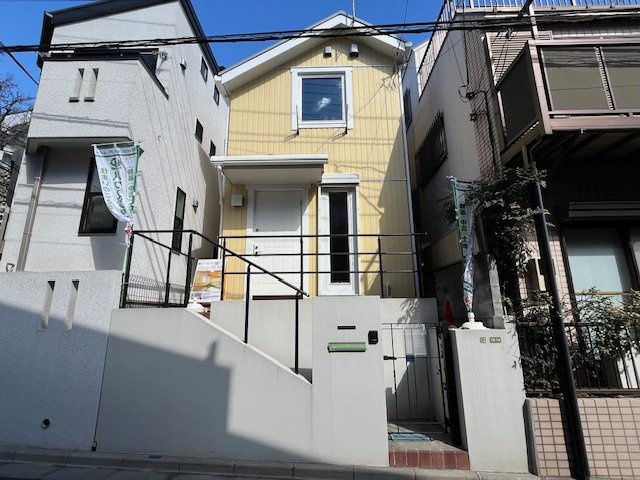 文京区千石2丁目　中古戸建の外観|【2025年2月撮影】ご内見希望・資料請求などお気軽にご連絡ください。【03-3868-8866】