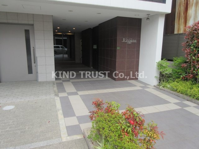 リヴィエール北梅田のエントランス|毎日通るエントランスはこのようになっています