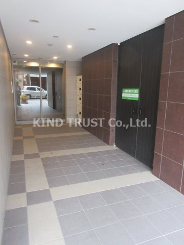 リヴィエール北梅田のエントランス|落ち着いたエントランスです