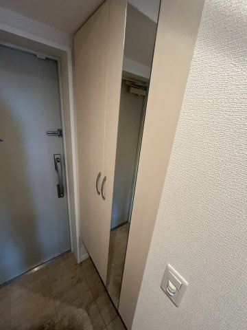 リヴィエール北梅田の玄関