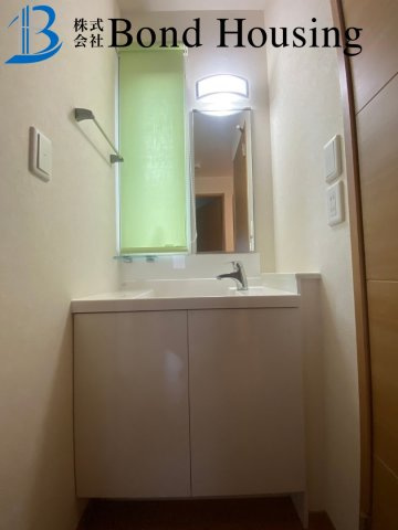 「セキスイ施工」「床暖房あり」魚住町西岡 築9年の独立洗面台