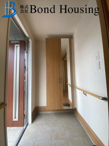 「セキスイ施工」「床暖房あり」魚住町西岡 築9年の玄関