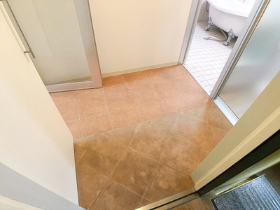 【玄関】 | レインボーカーサ内田橋【名古屋市賃貸・ オートバイ駐輪場】