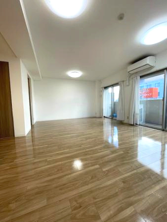 アルファスマート丸亀駅Ⅱの居間・リビング