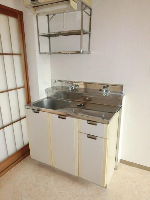 市原市八幡のアパートのキッチン