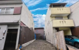 【前面道路含む現地写真】